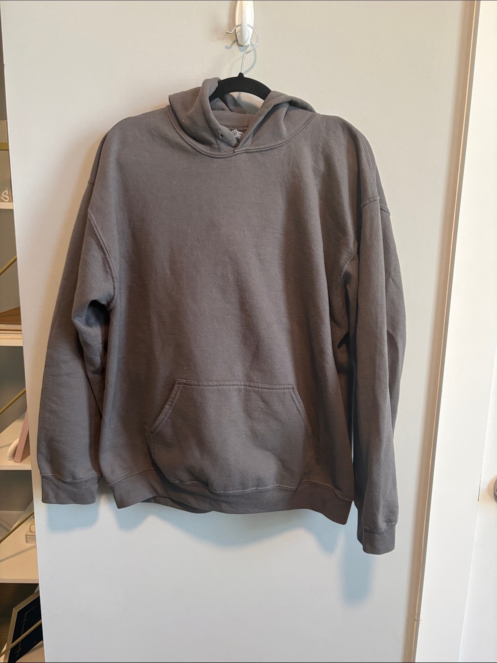 Gildan Men's Pullover Hoodie in Charcoal